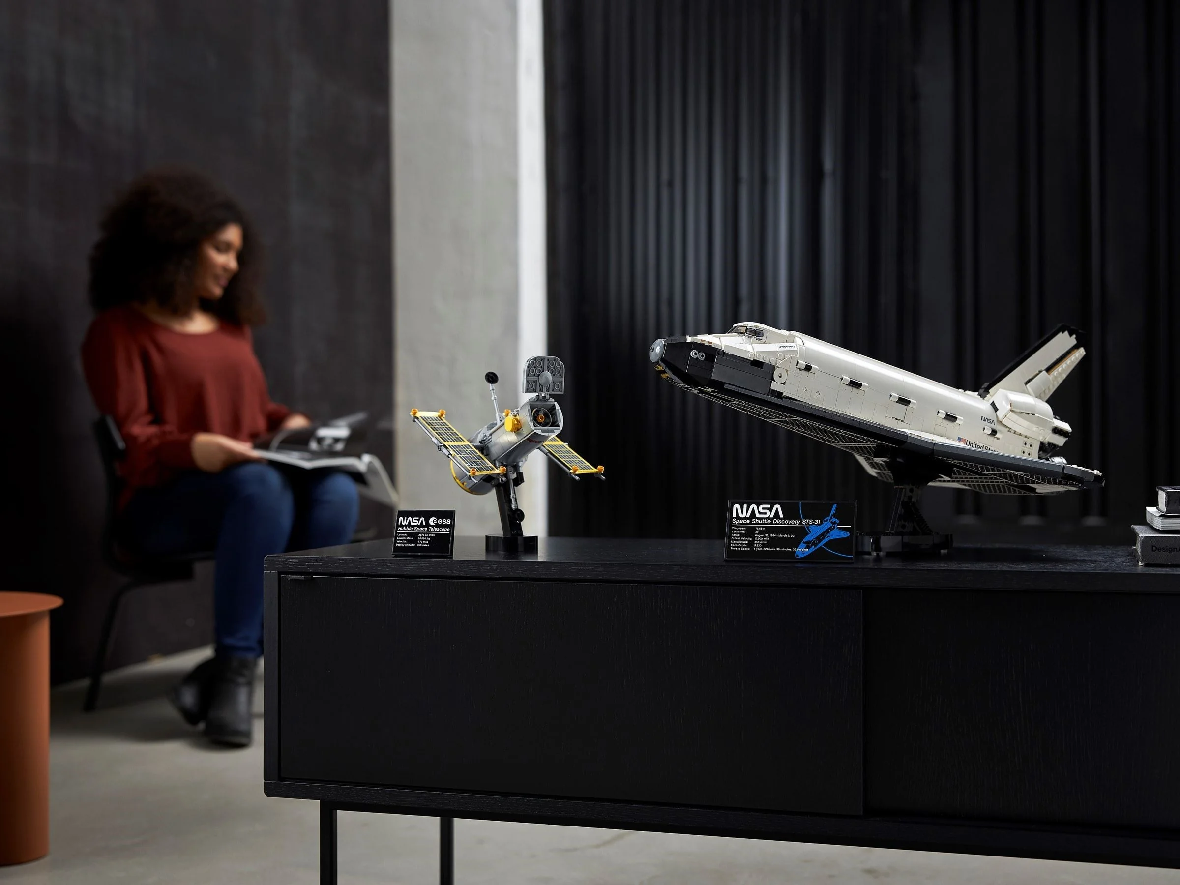 NASA Space Shuttle Discovery - Thumbnail 4