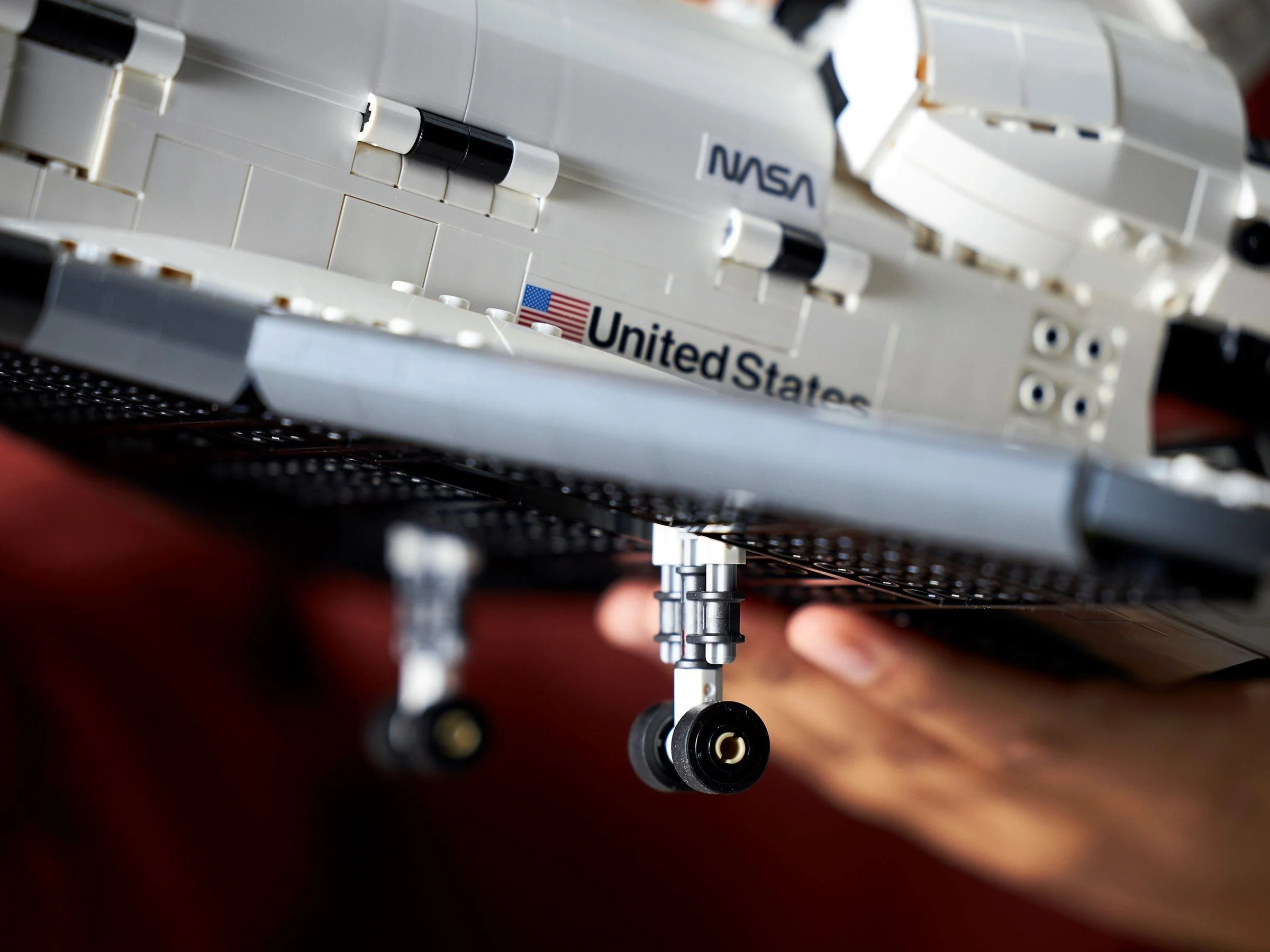 NASA Space Shuttle Discovery - Thumbnail 17