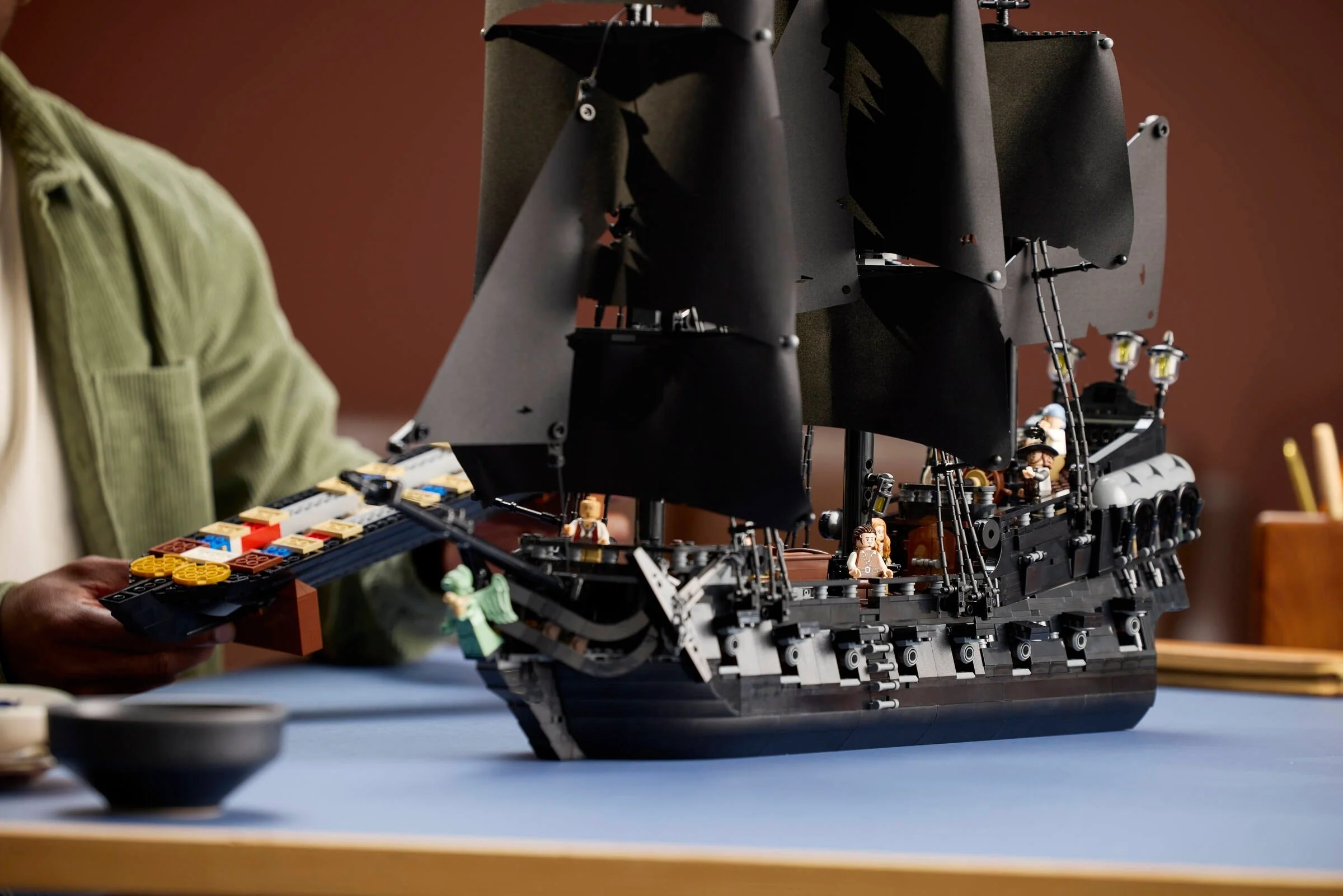Captain Jack Sparrows Piratenschiff - Thumbnail 5