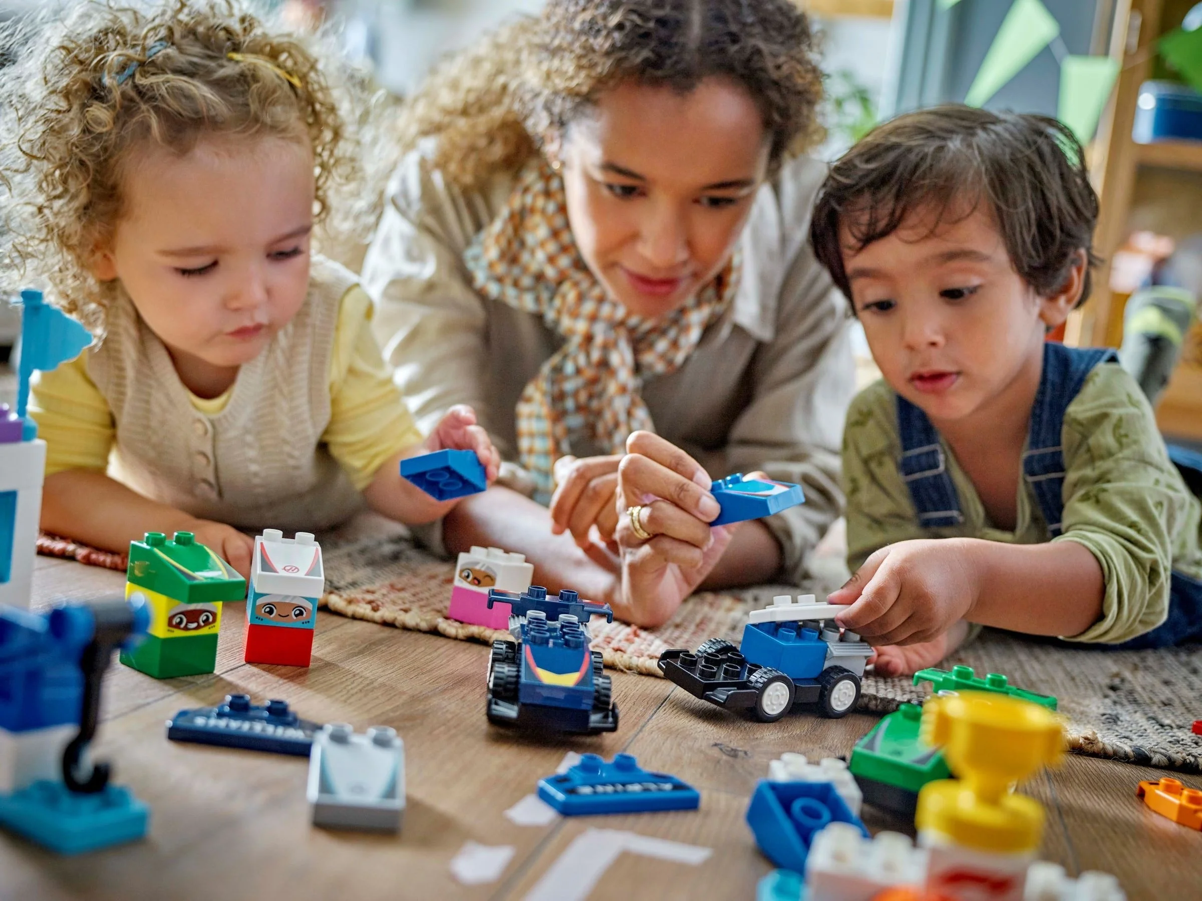 F1® Team Rennautos mit Rennfahrern - Thumbnail 4