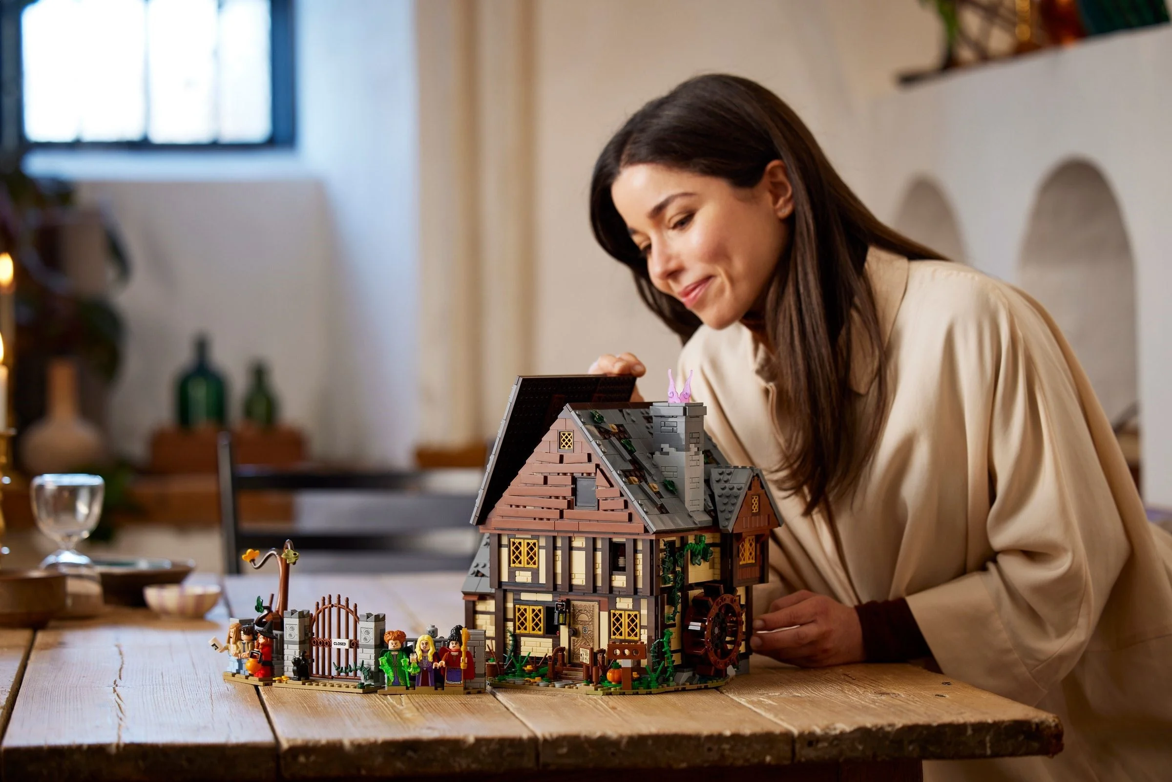 Disney Hocus Pocus: Das Hexenhaus der Sanderson-Schwestern - Thumbnail 14