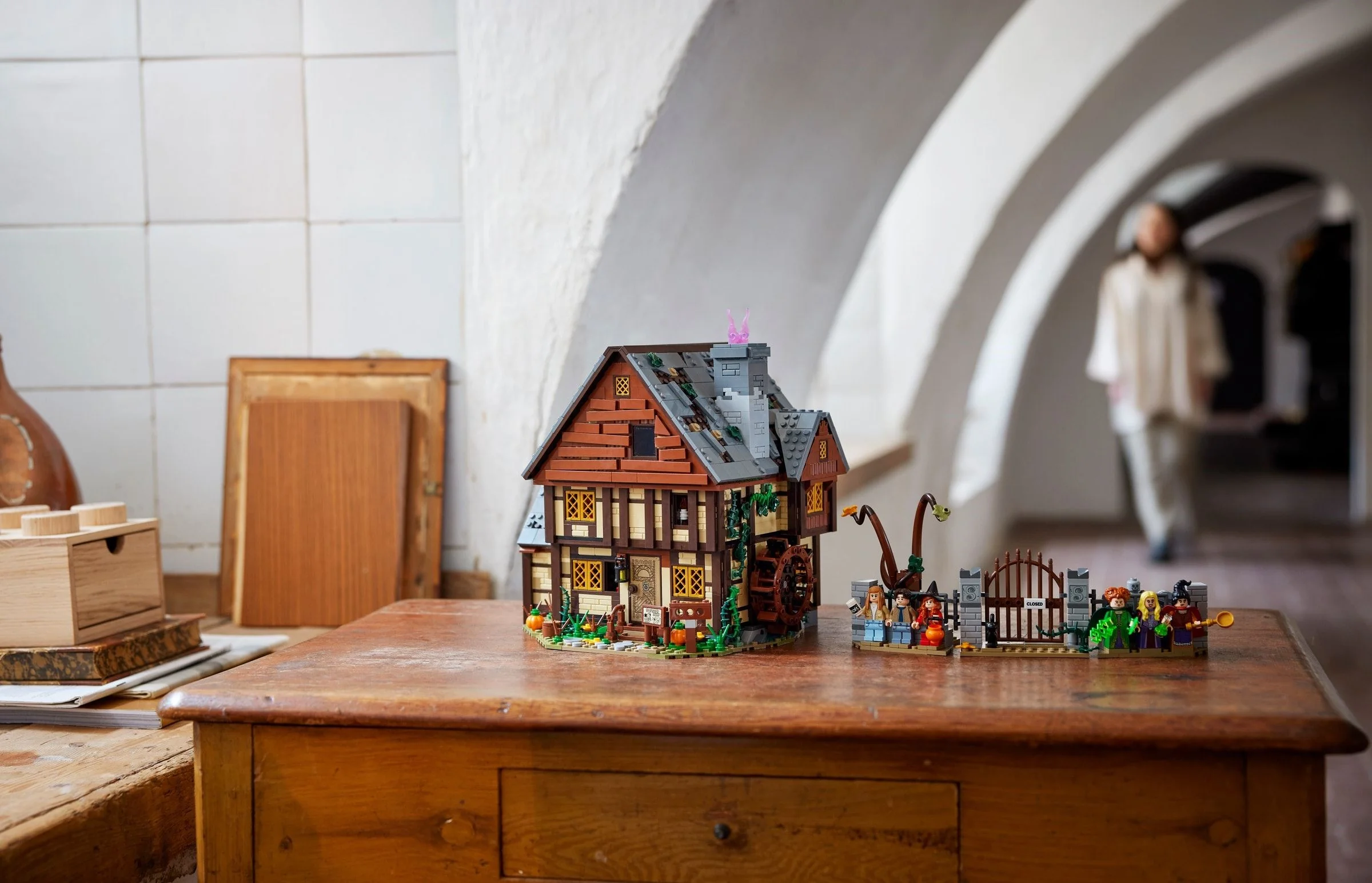 Disney Hocus Pocus: Das Hexenhaus der Sanderson-Schwestern - Thumbnail 20