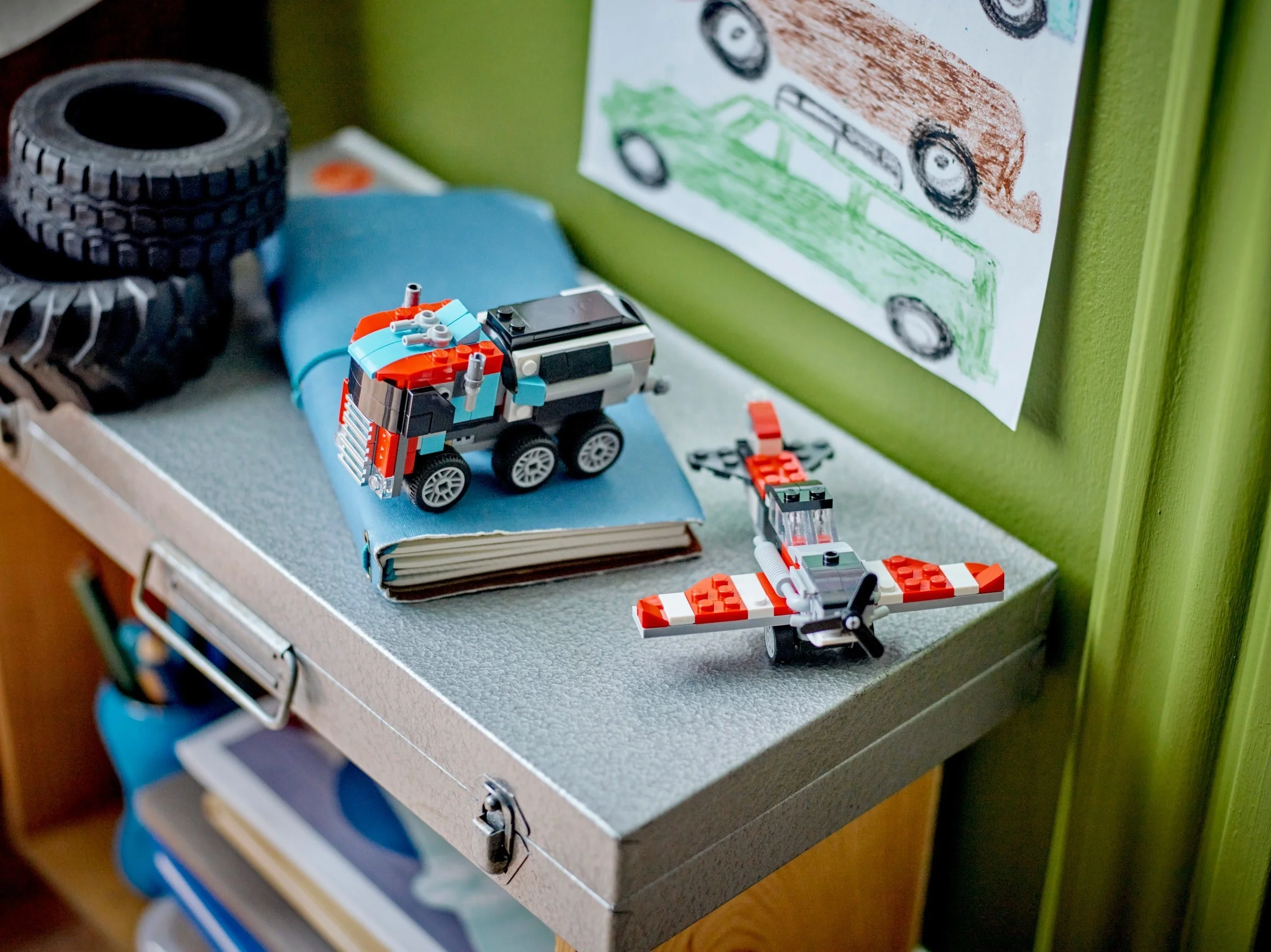 Flatbed Truck With Helicopter - Thumbnail 11