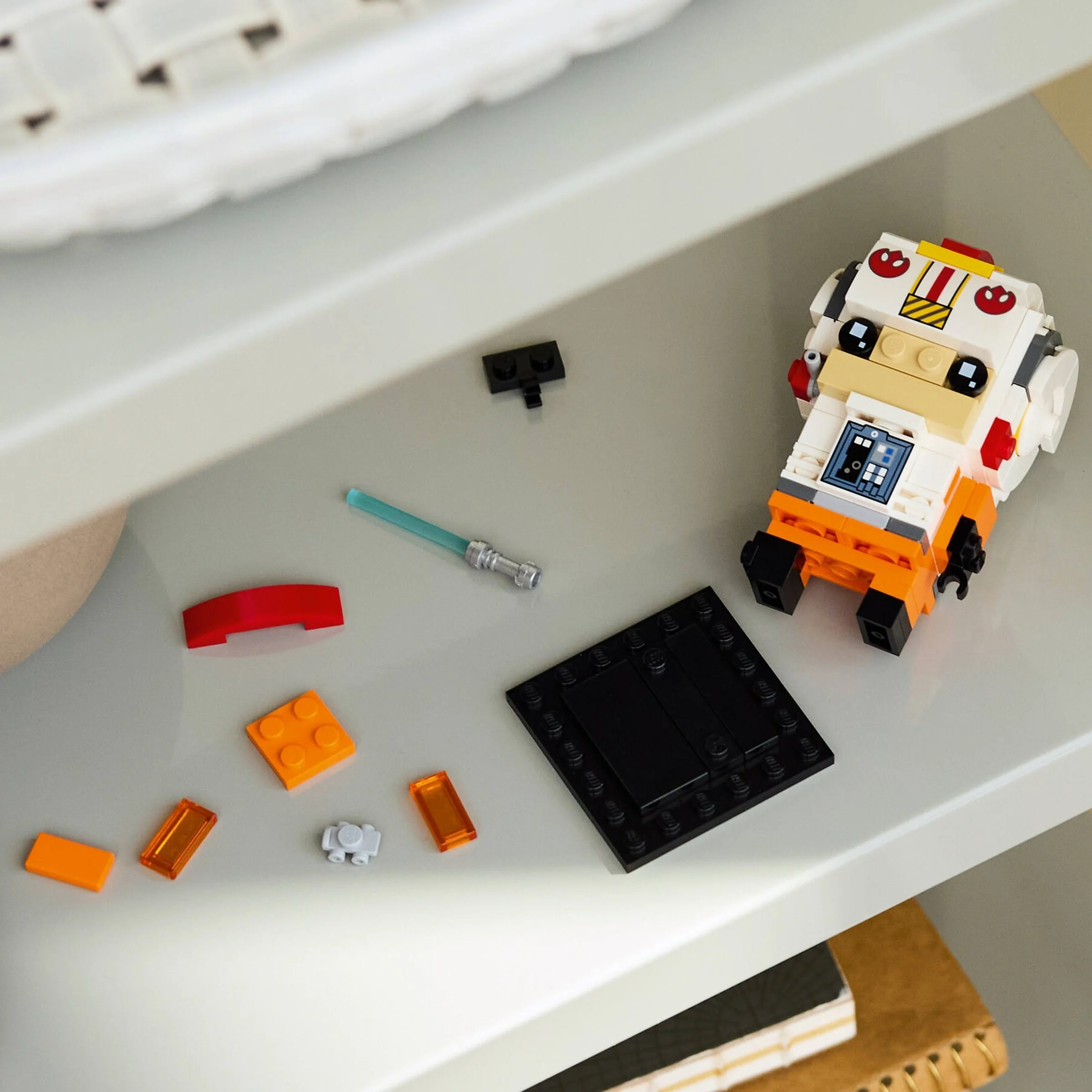 Luke Skywalker Rebel Pilot - Thumbnail 2