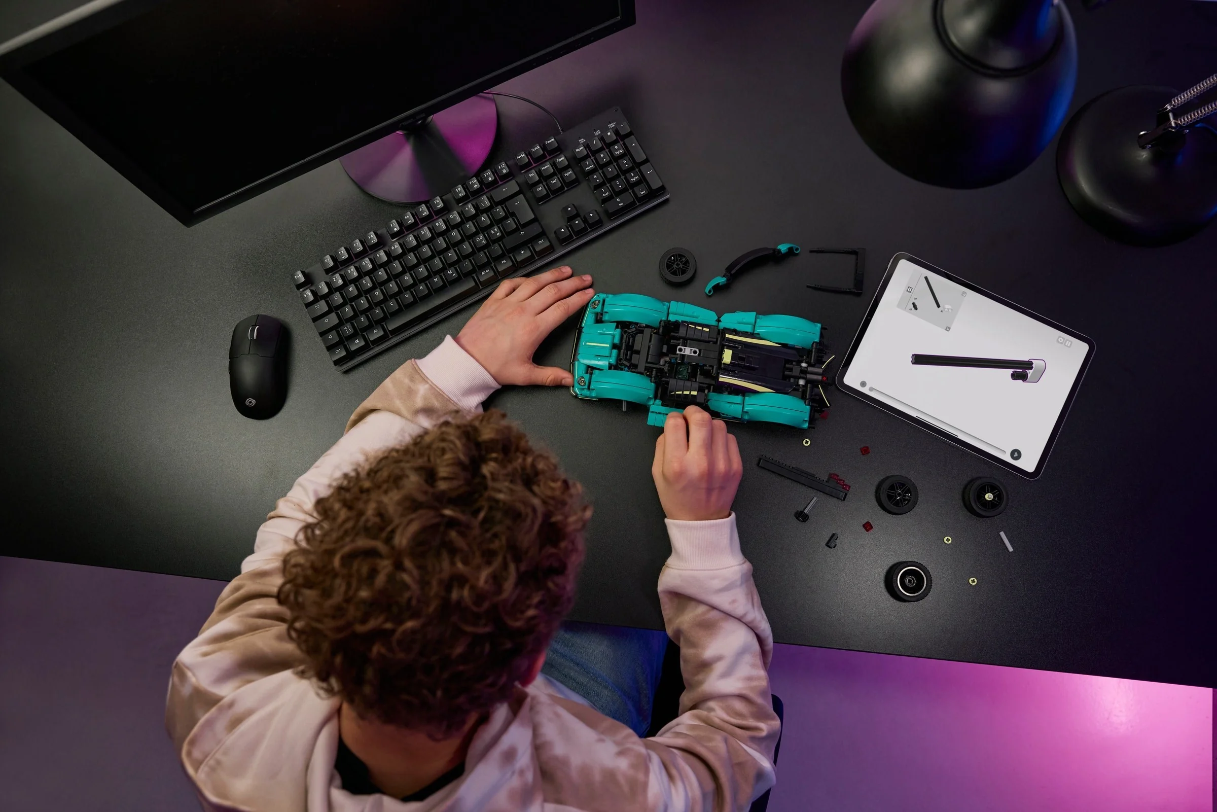 Aston Martin Valkyrie - Thumbnail 7