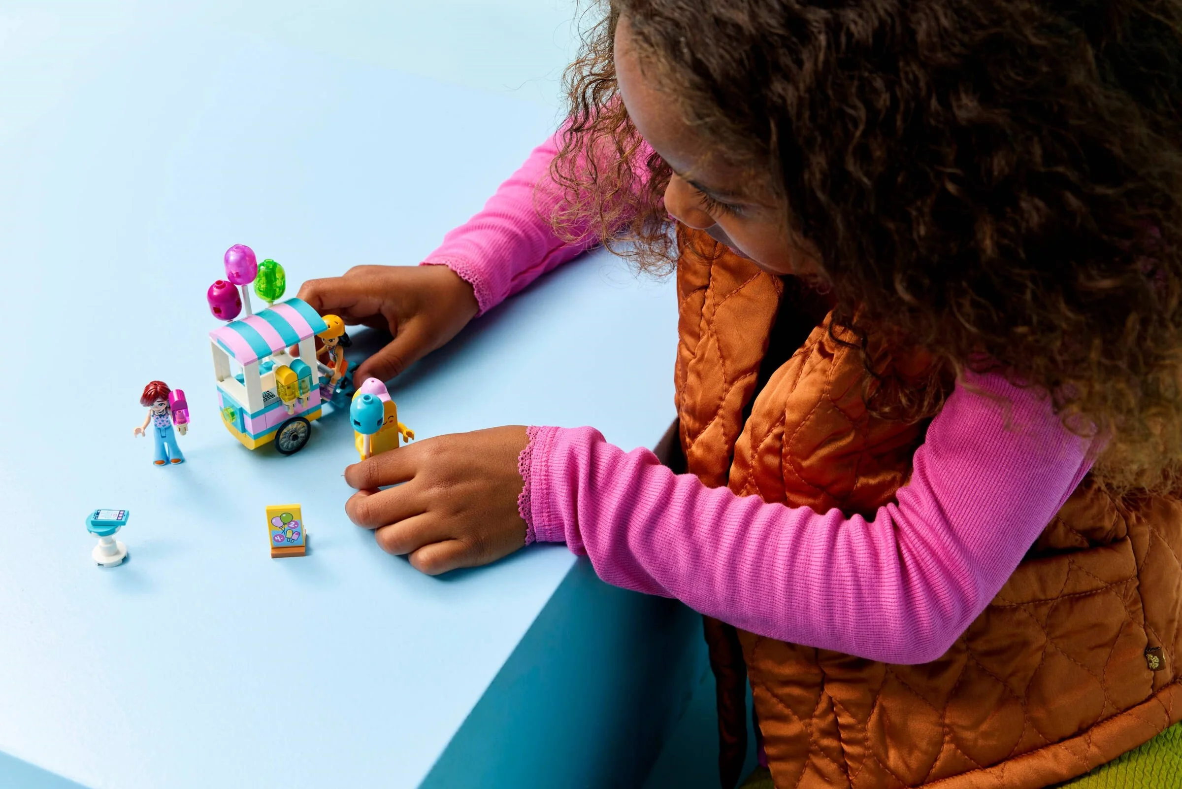 Ice Cream & Balloon Stand - Thumbnail 2