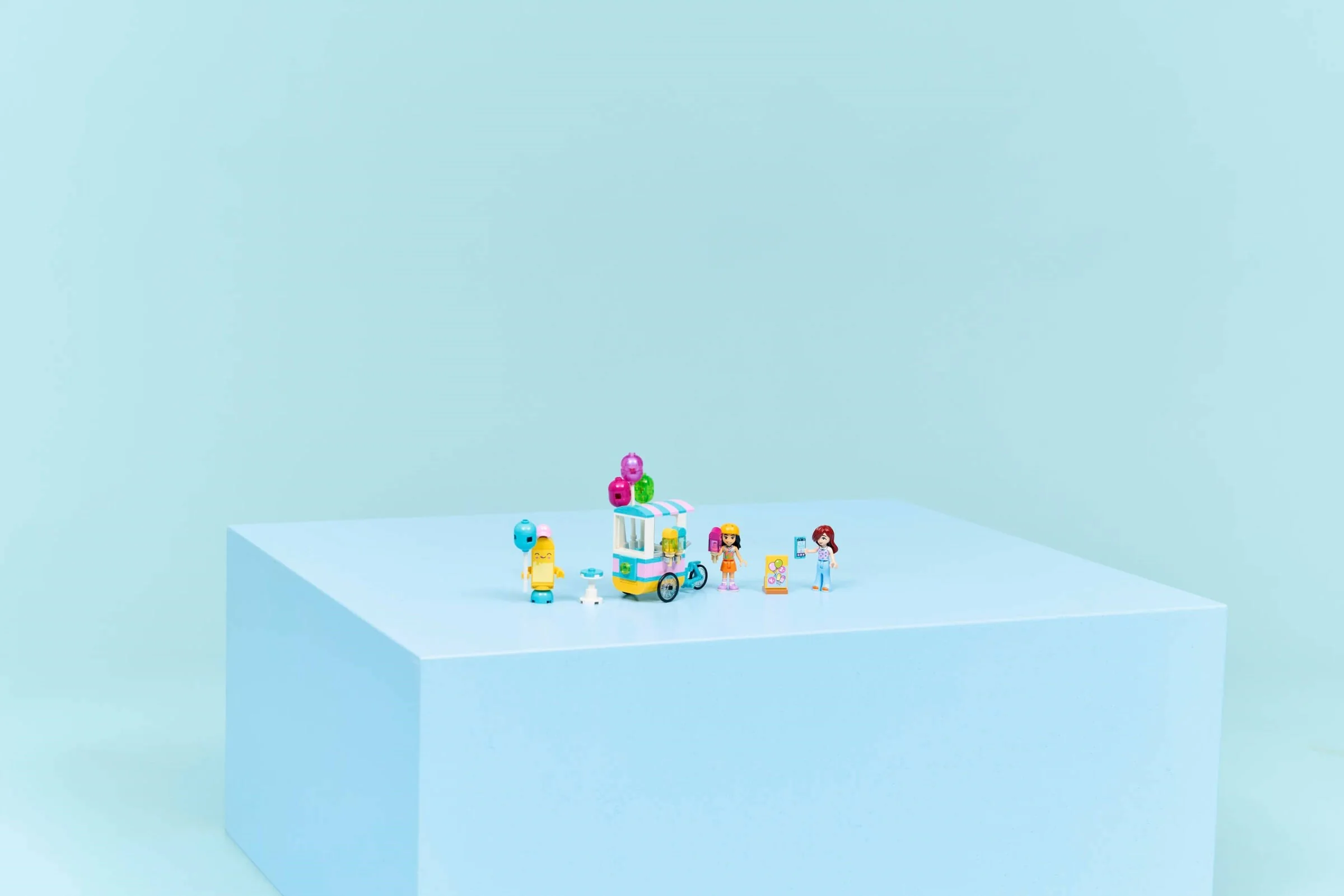 Ice Cream & Balloon Stand - Thumbnail 7