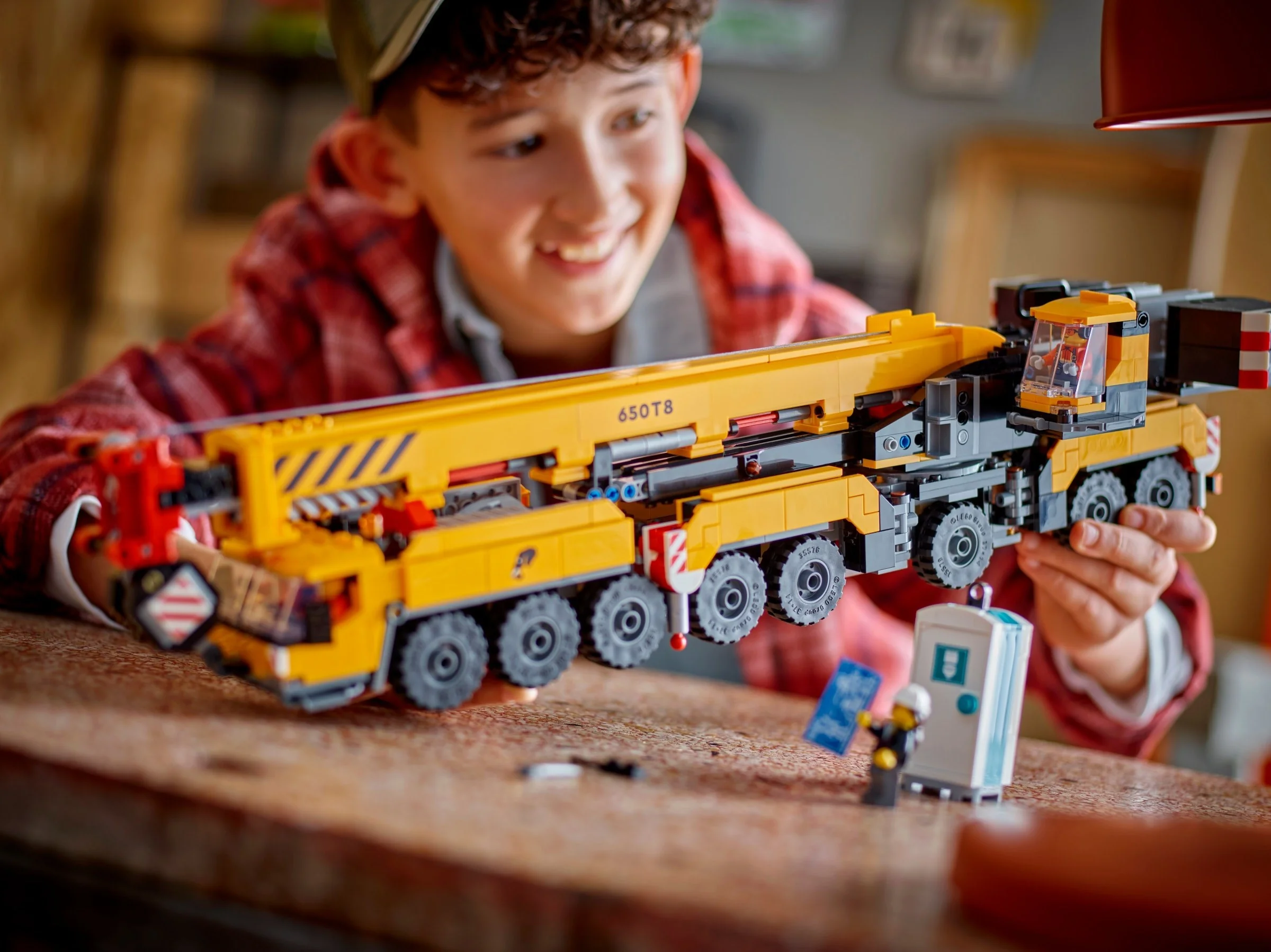 Yellow Mobile Construction Crane - Thumbnail 3