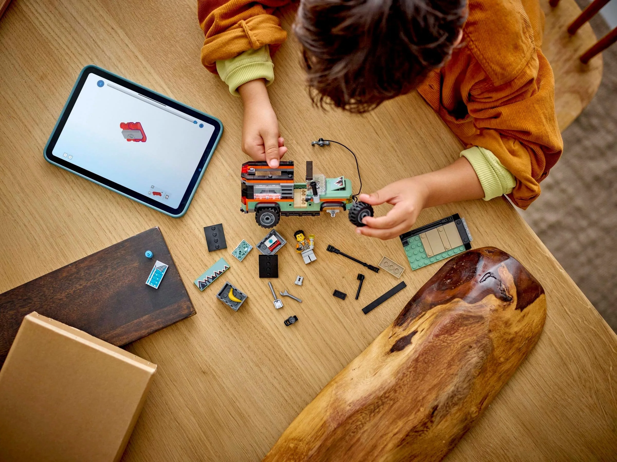 Off Road 4X4 Mountain Truck - Thumbnail 2