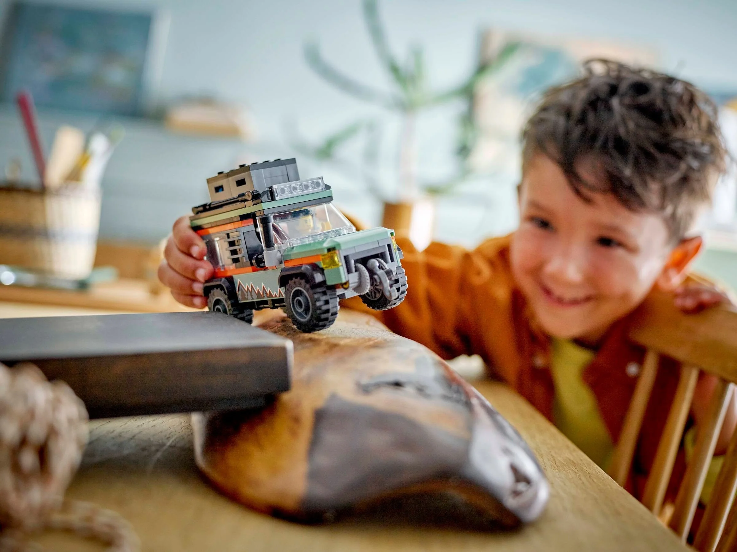 Off Road 4X4 Mountain Truck - Thumbnail 11