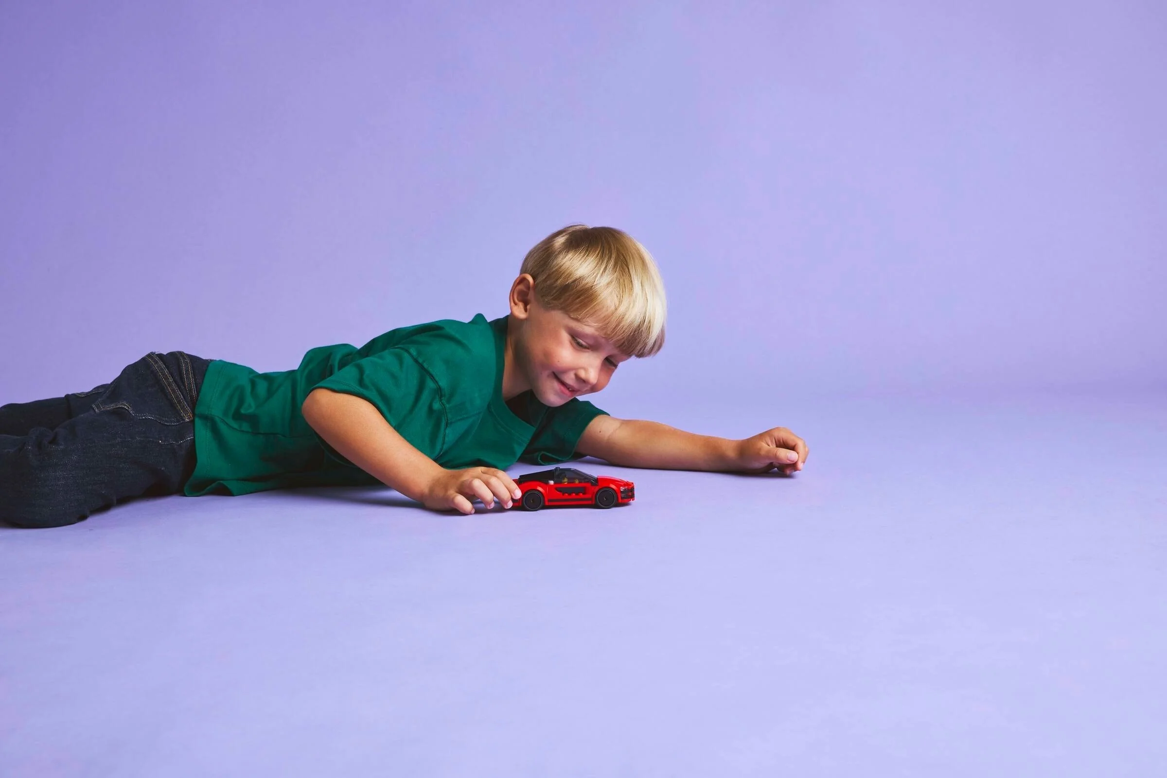 Roter Sportwagen - Thumbnail 2