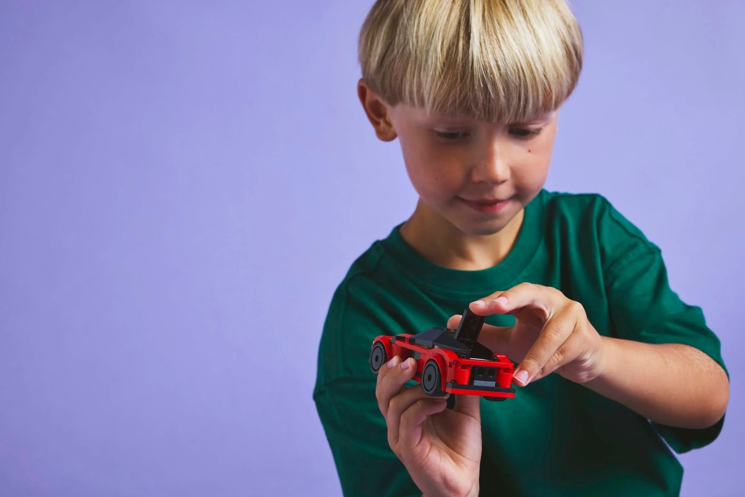 Roter Sportwagen - Thumbnail 4