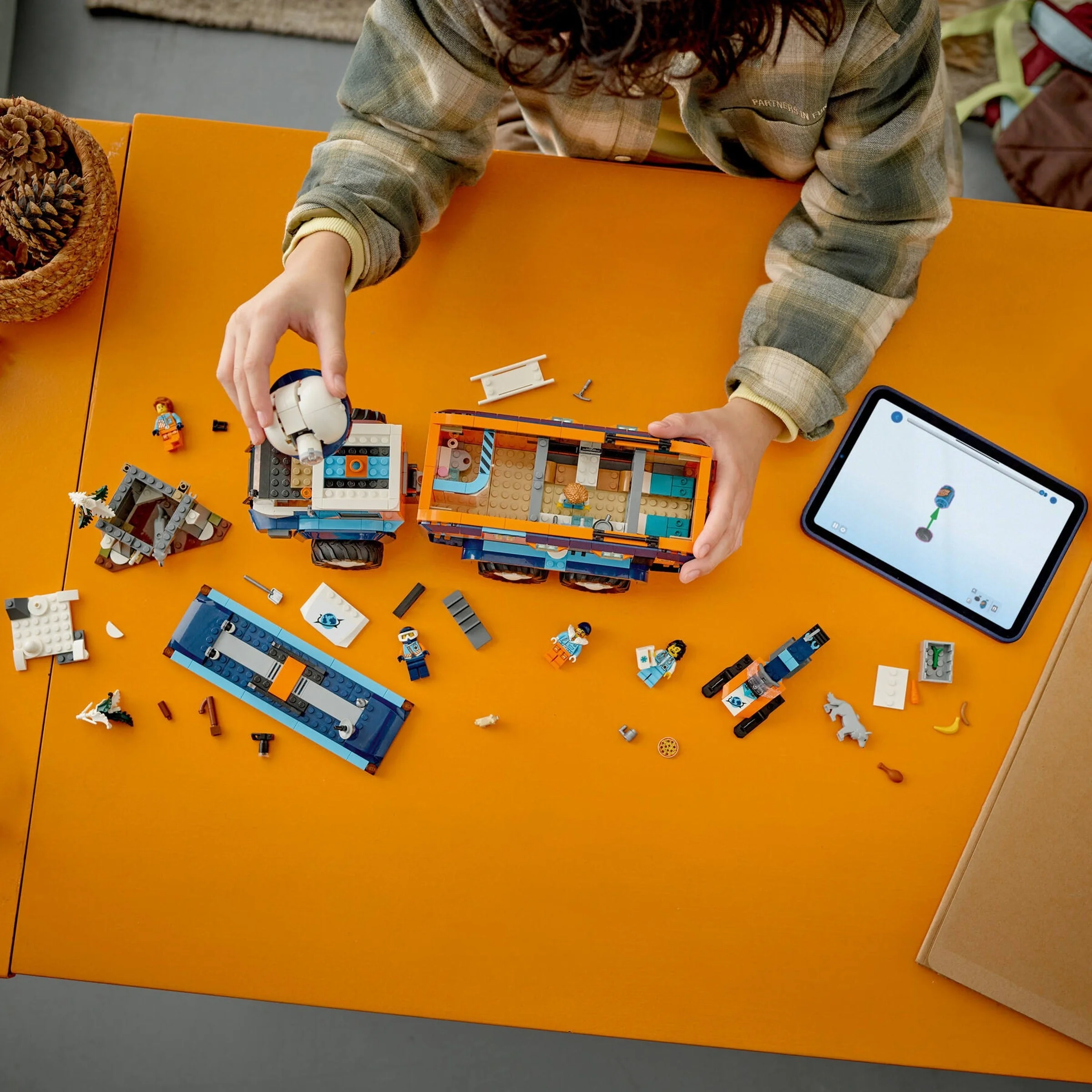 Arktis-Truck mit Labor - Thumbnail 8