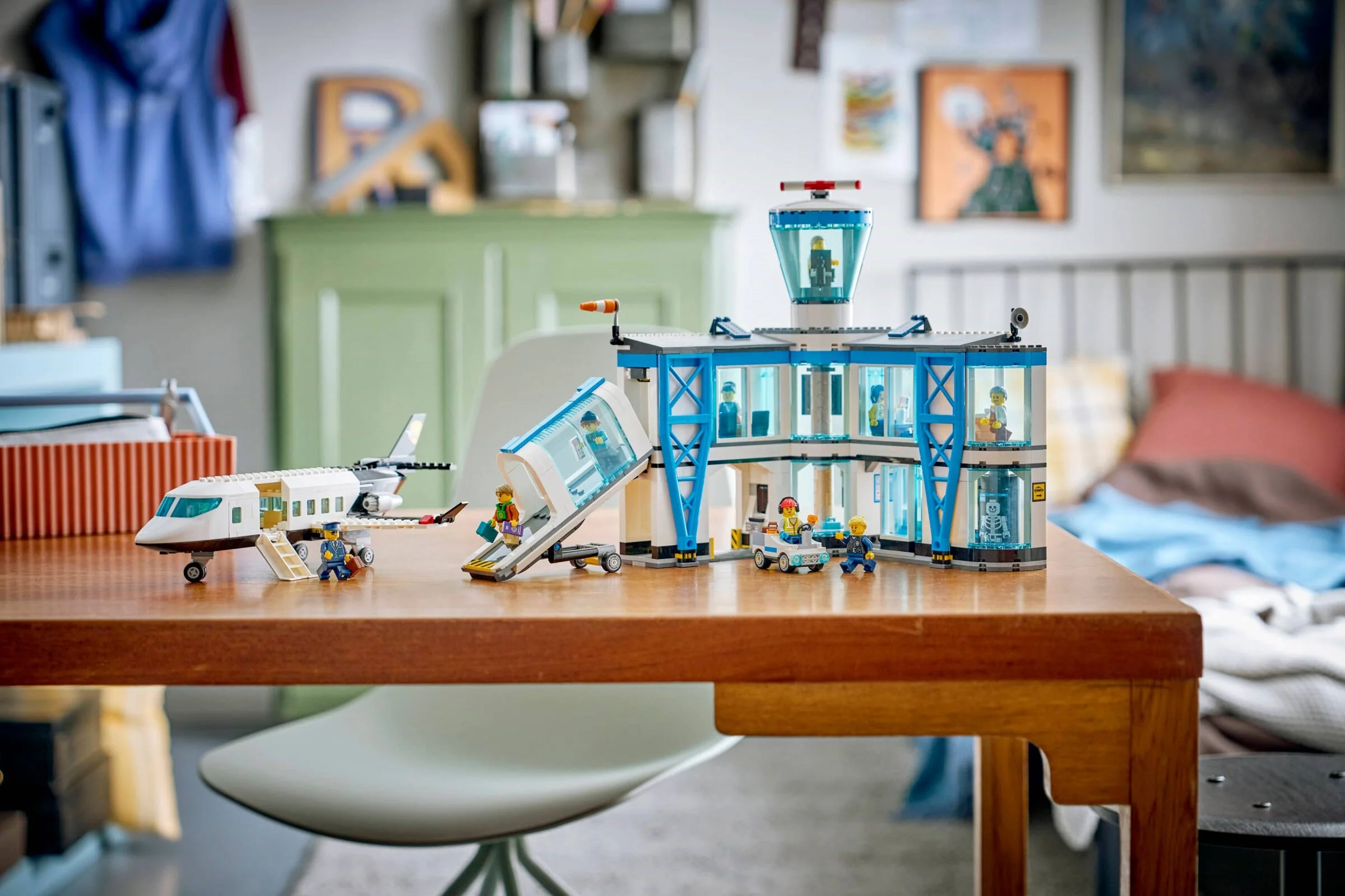 Flughafen mit Flugzeug - Thumbnail 3