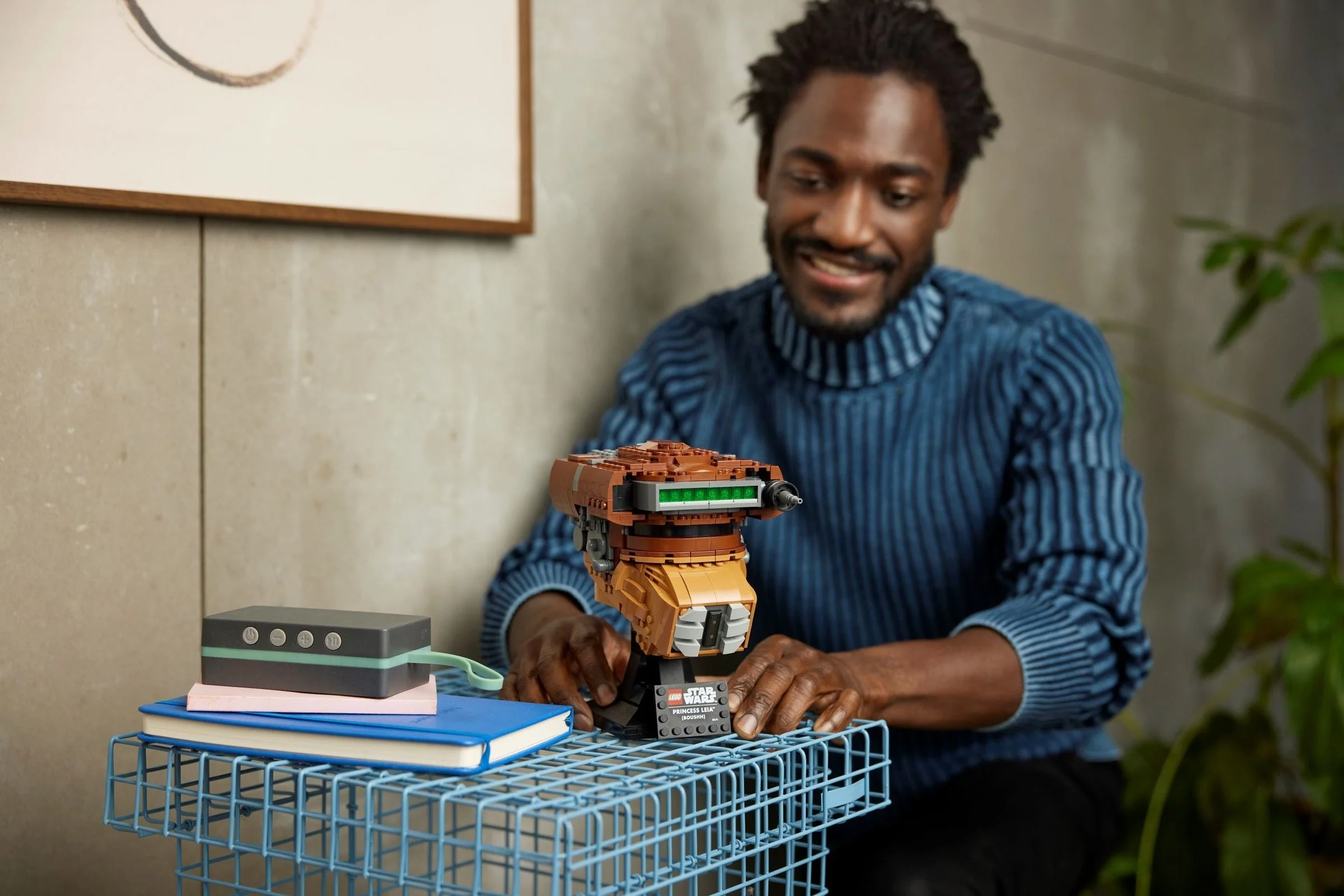 Princess Leia (Boushh) Helmet - Thumbnail 3