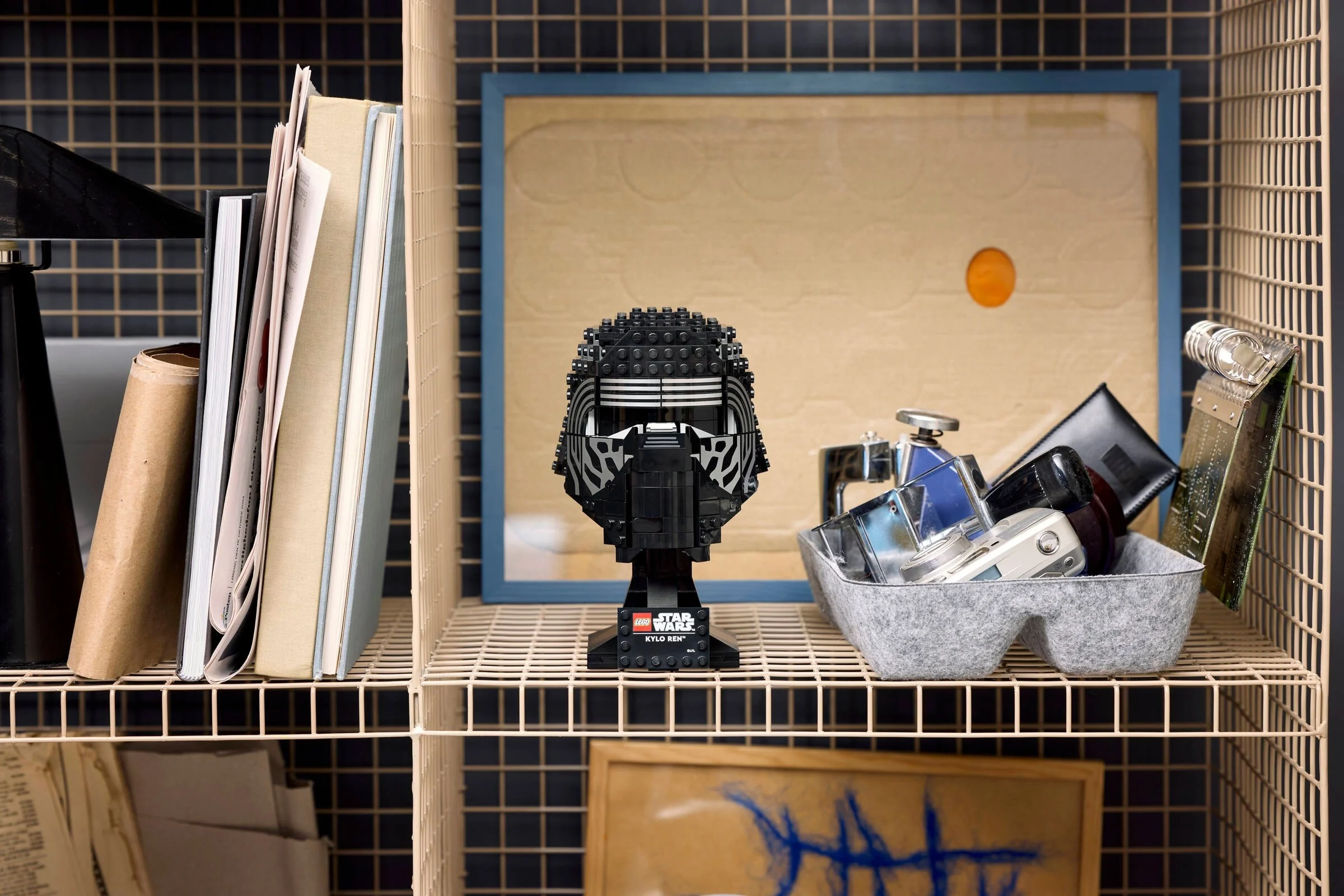 Kylo Ren™ Helm - Thumbnail 3