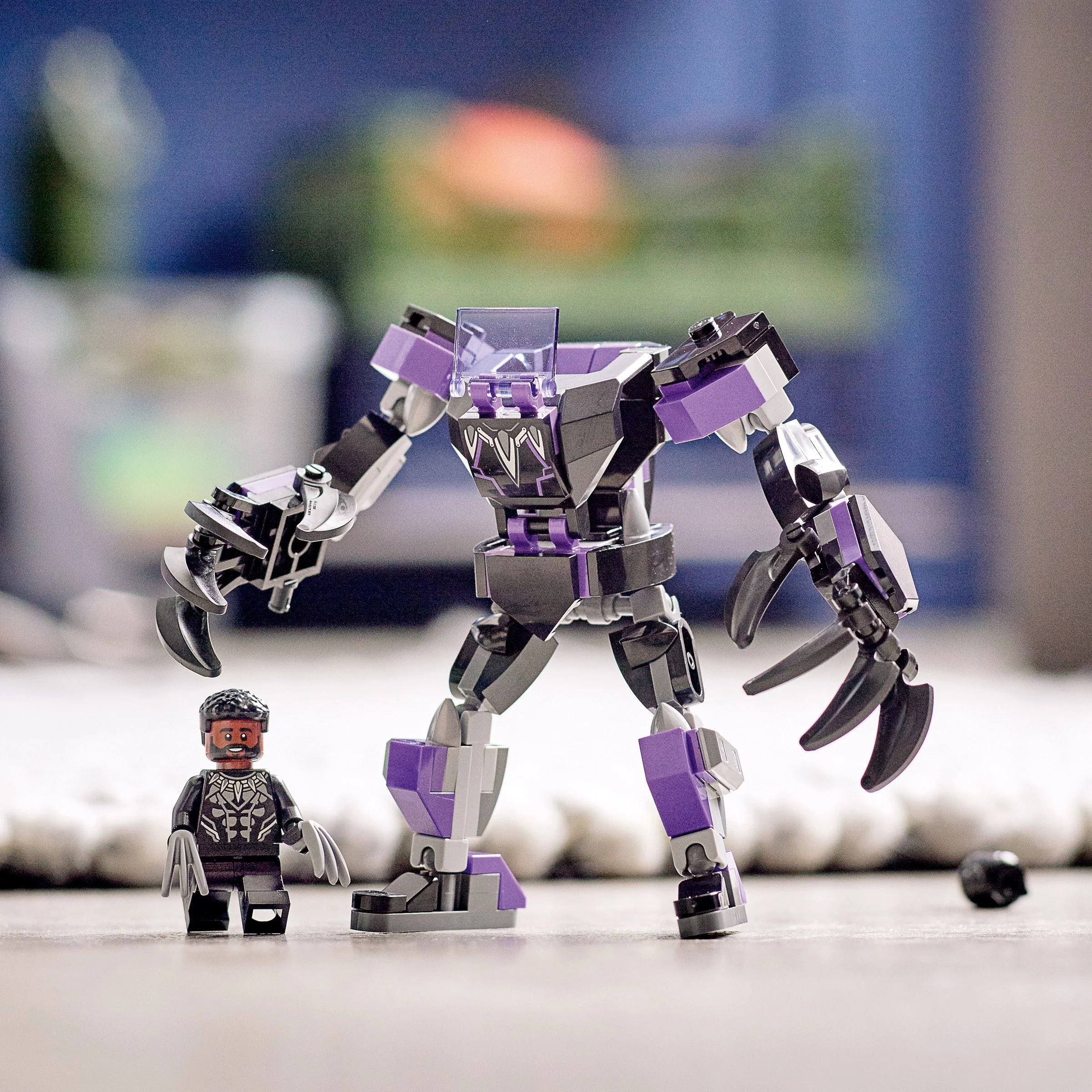 Black Panther Mech Armor - Thumbnail 6