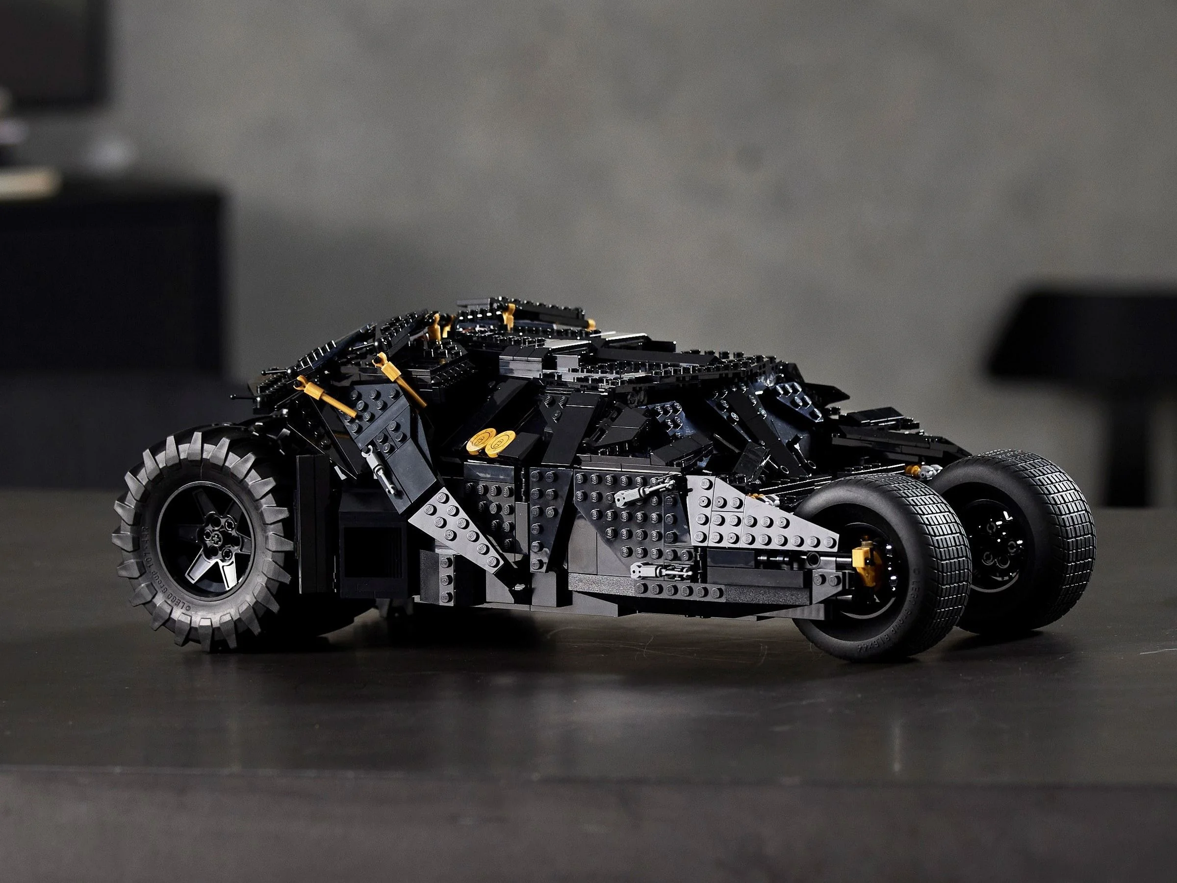 Batmobile Tumbler - Thumbnail 10