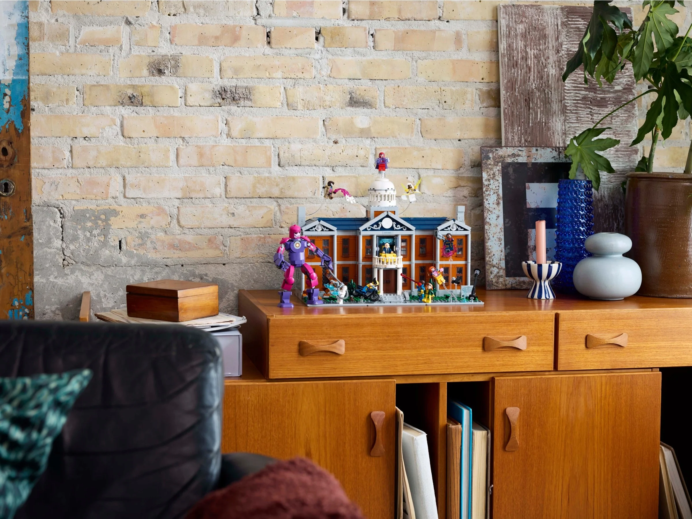 X-Men: X-Mansion - Thumbnail 2