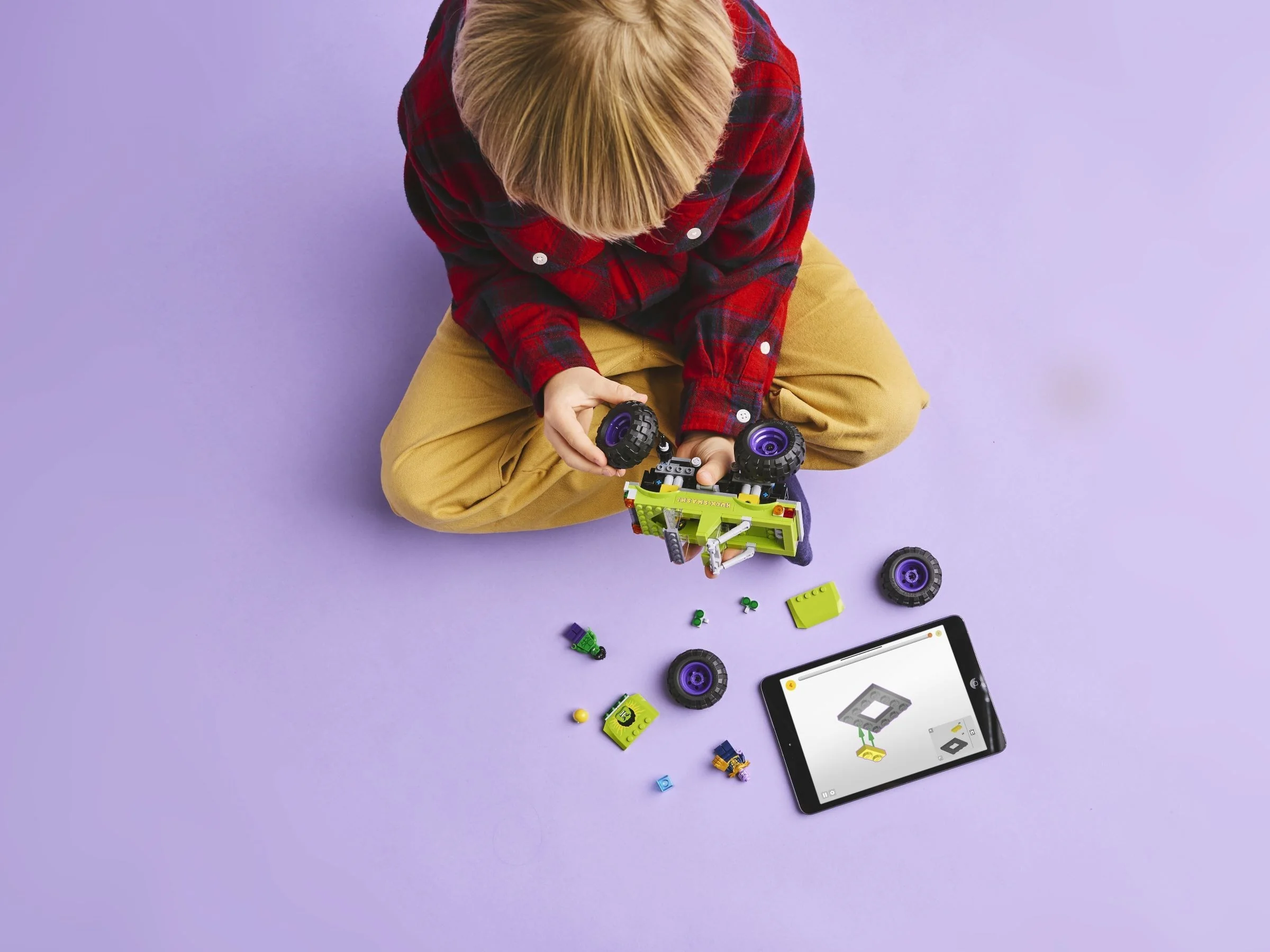 Hulk-Truck vs. Thanos - Thumbnail 4