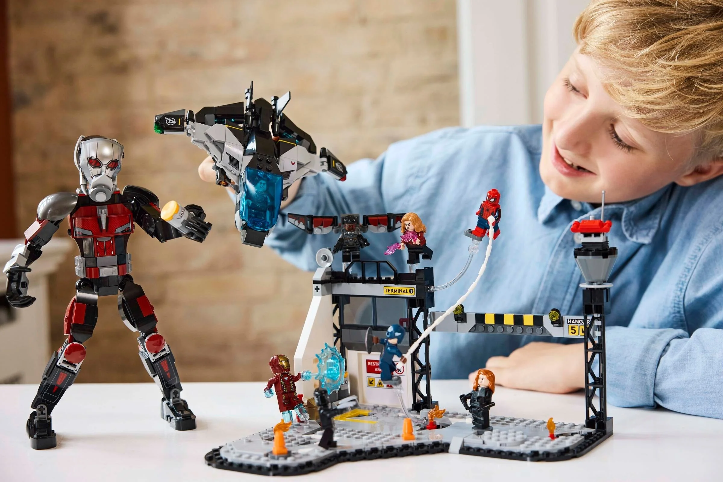 Captain America: Civil War Actionduell - Thumbnail 4