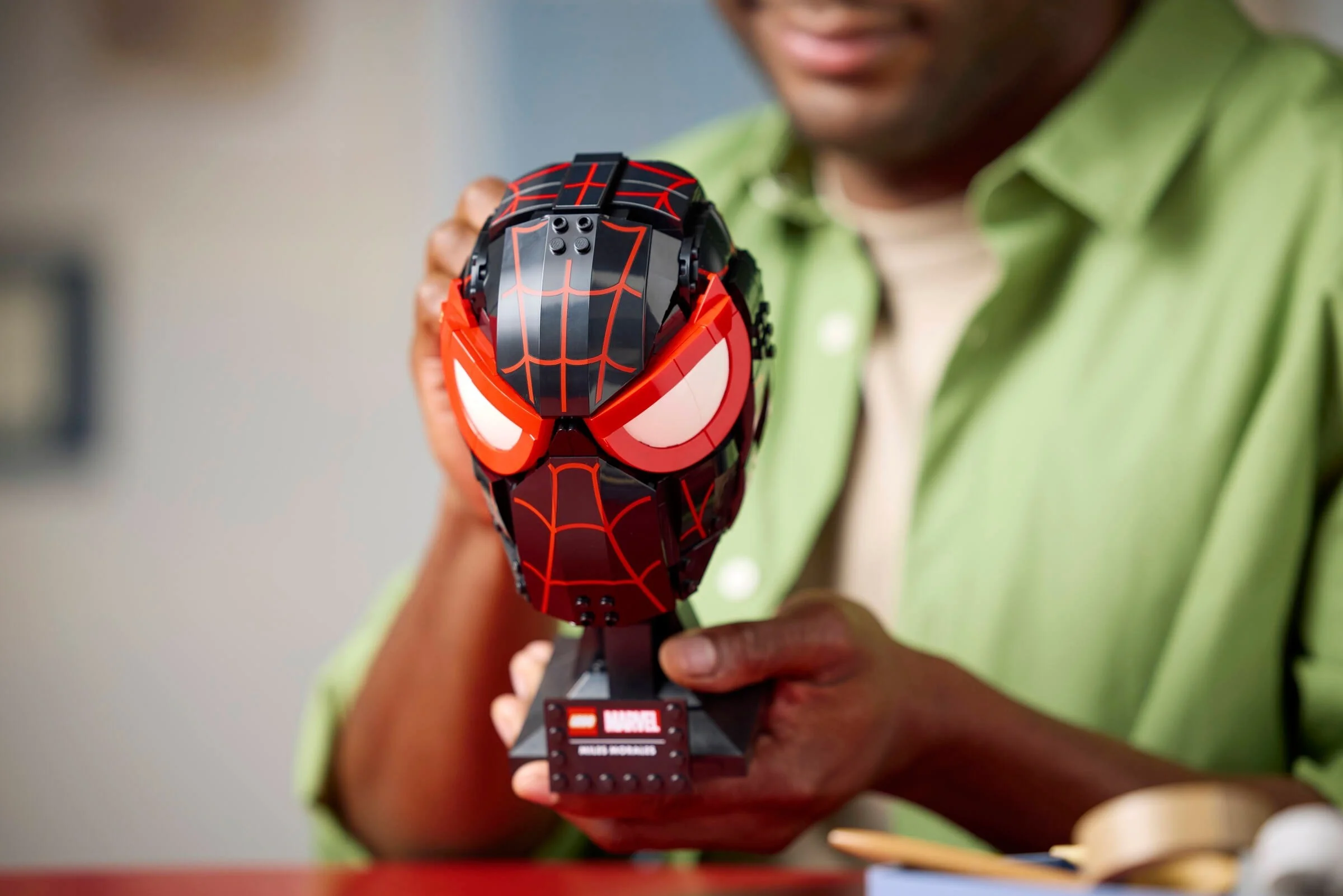 Miles Morales' Maske - Thumbnail 12