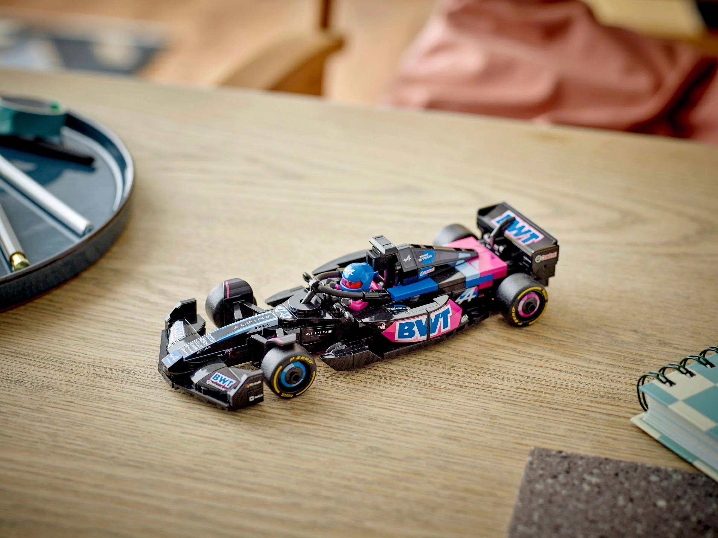 BWT Alpine F1® Team A524 Rennauto - Thumbnail 7