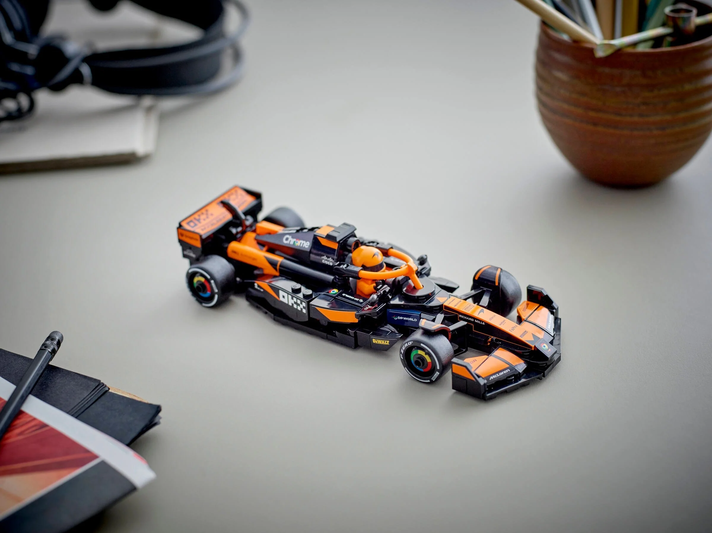 Mclaren F1 Team Mcl38 Race Car - Thumbnail 9